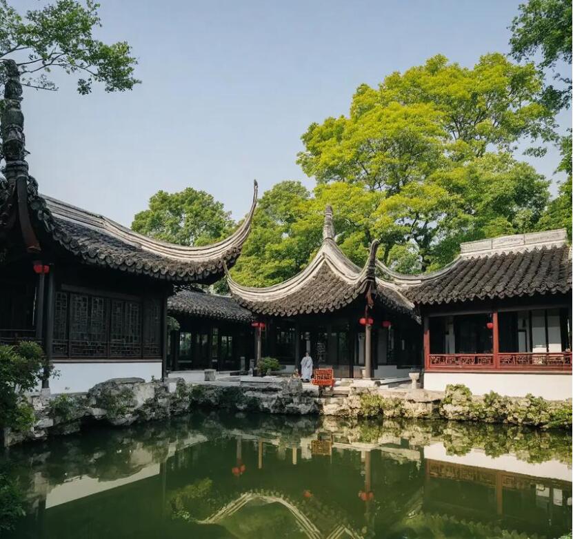 德令哈怜蕾土建有限公司